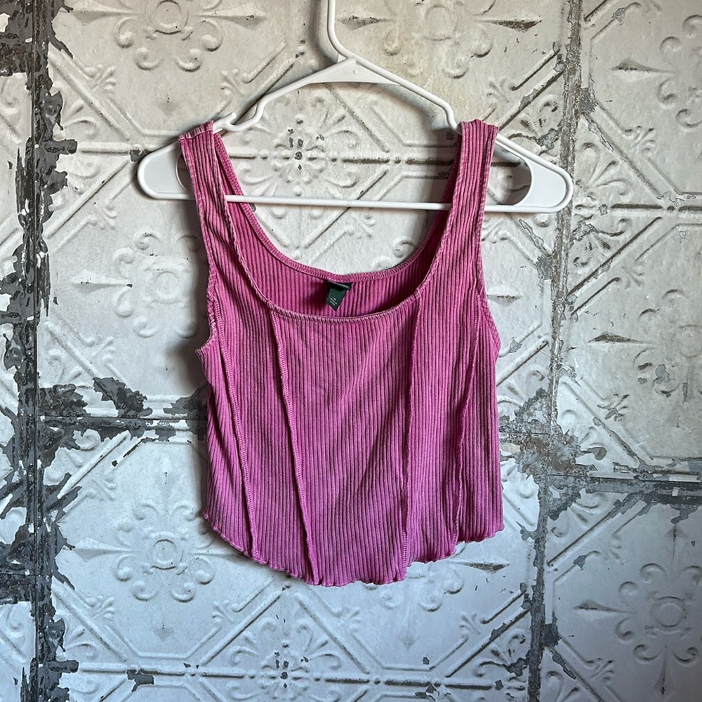Pink acid washed ribbed crop tank